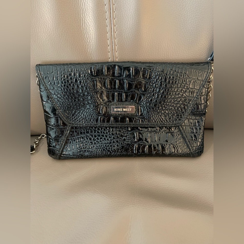 Nine West Black Patent Leather Crossbody Purse Bag 10 X 6 Inches - Picture 2 of 6